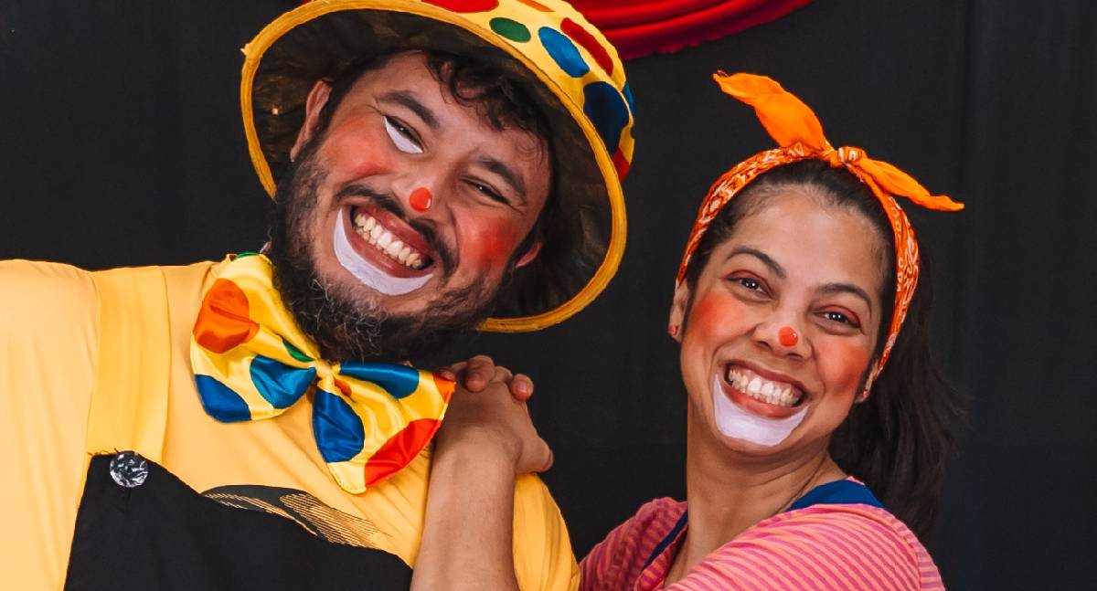 Espetáculo A Lenda do Açaí leva teatro e palhaçaria a crianças de Ji-Paraná