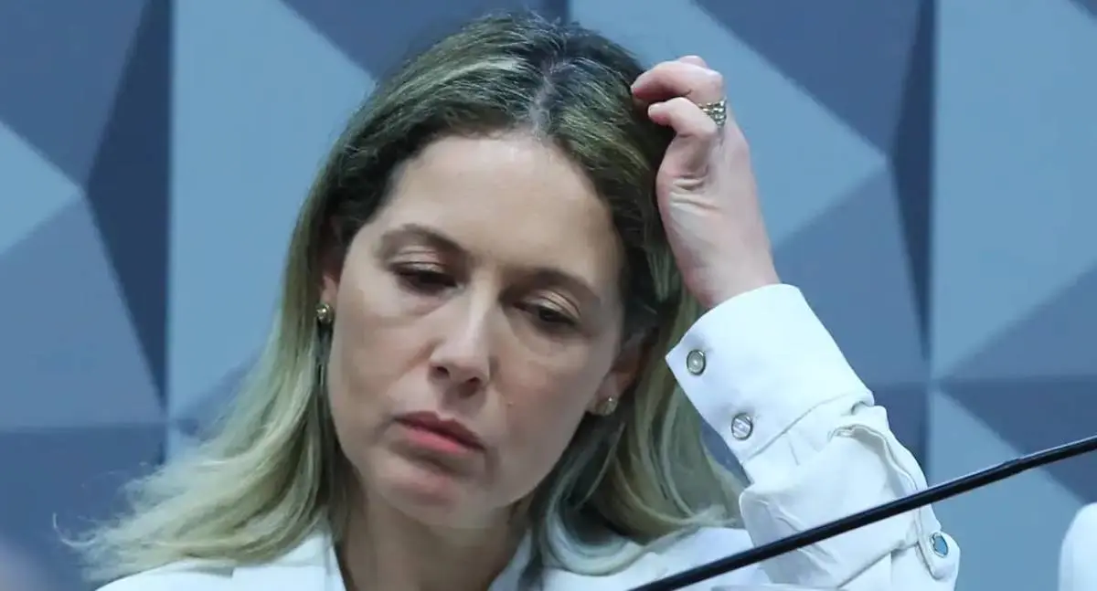 Esposa de ex-procurador-geral do INSS fica em silêncio na CPMI