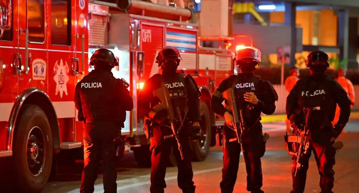 Explosão em carro-bomba mata uma pessoa e fere duas em Guayaquil