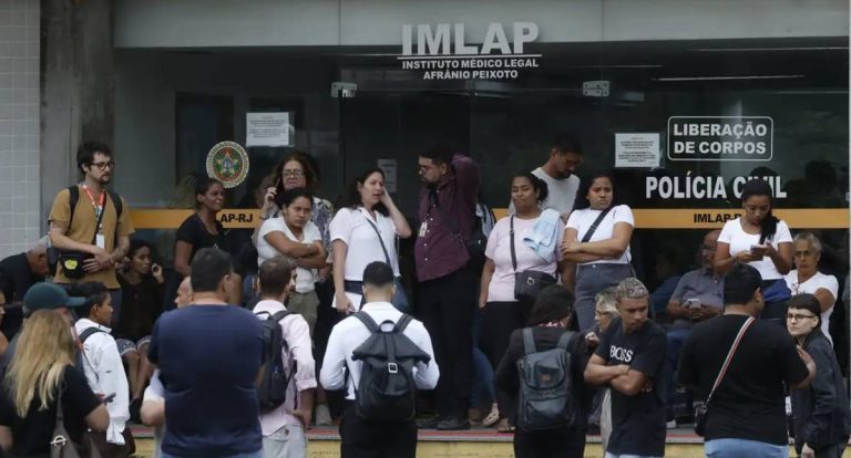 Famílias de mortos em operação no Rio reclamam de falta de informação