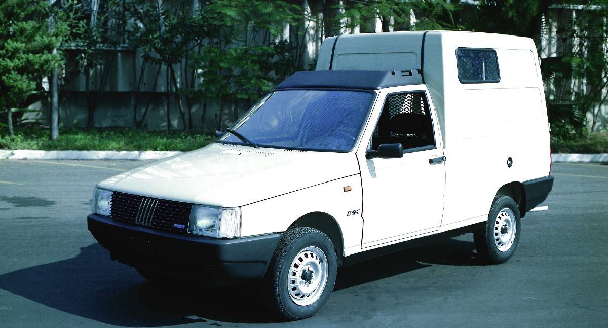 Fiat Fiorino celebra 45 anos com liderança no segmento
