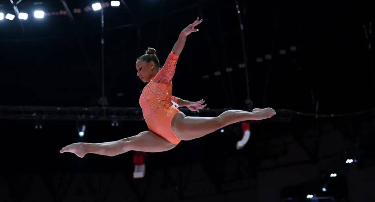 Flávia Saraiva avança à final da trave no Mundial de Ginástica Artística