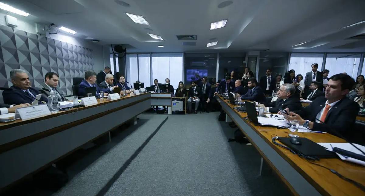 Flávio Dino autoriza silêncio de presidente de sindicato na CPMI do INSS