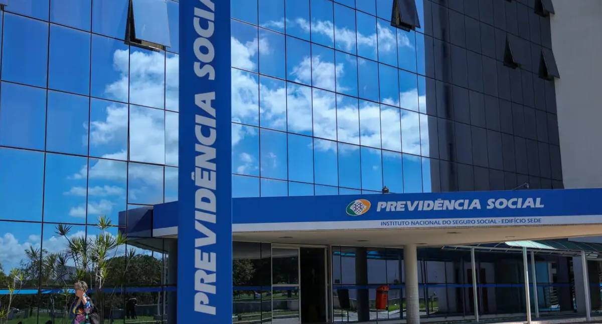 Flávio Dino vota para anular regra que reduziu aposentadoria por invalidez