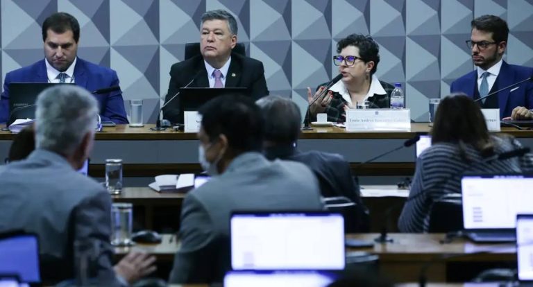 Fraudes INSS: Ex-conselheira afirma em CPI que alertou autoridades desde 2019
