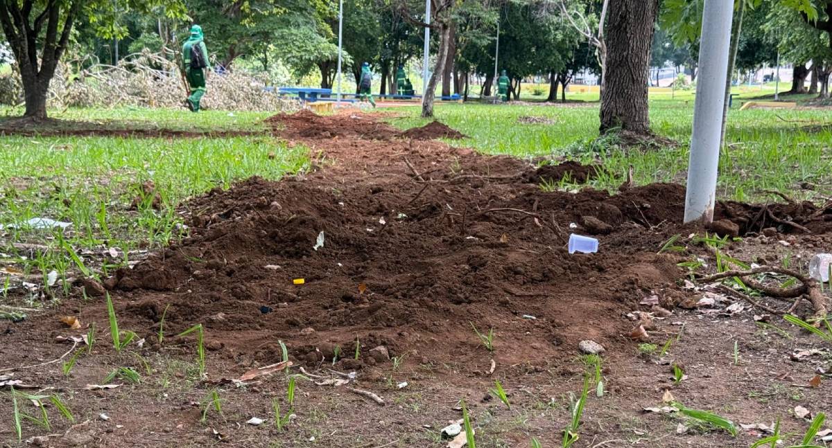 Furto de cabos elétricos interrompe obra de iluminação na Praça do Contorno