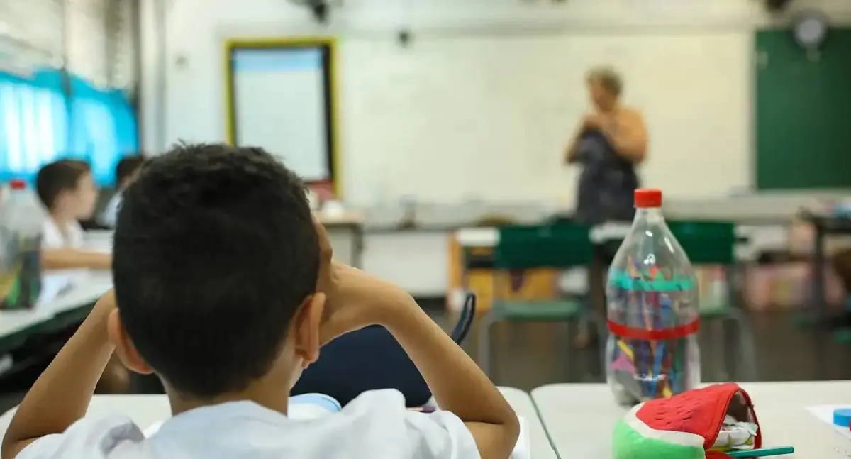 Governo abre consulta pública sobre uso de IA na educação