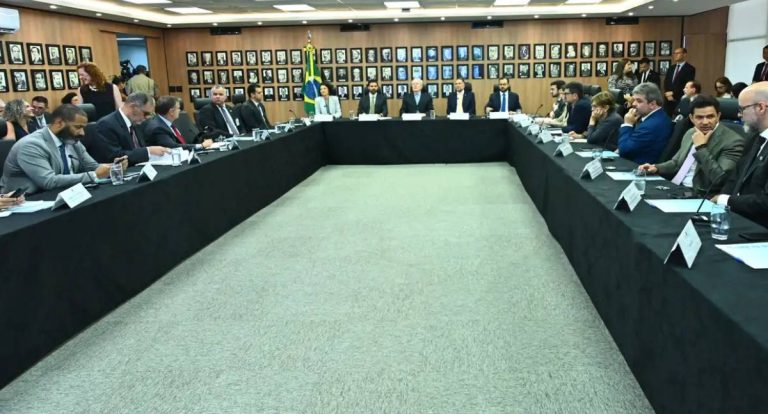 Governo cria comitê para enfrentar crise de bebidas com metanol