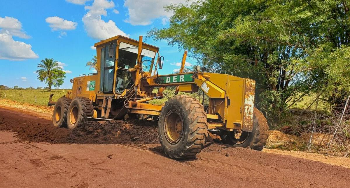 Governo de RO realiza manutenção em 6 km da RO-267 em Nova Brasilândia d’Oeste