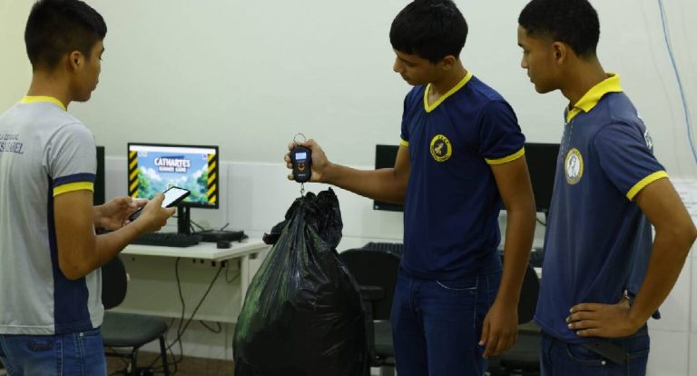 Governo de Rondônia leva estudantes à Mostratec com aplicativo de coleta seletiva