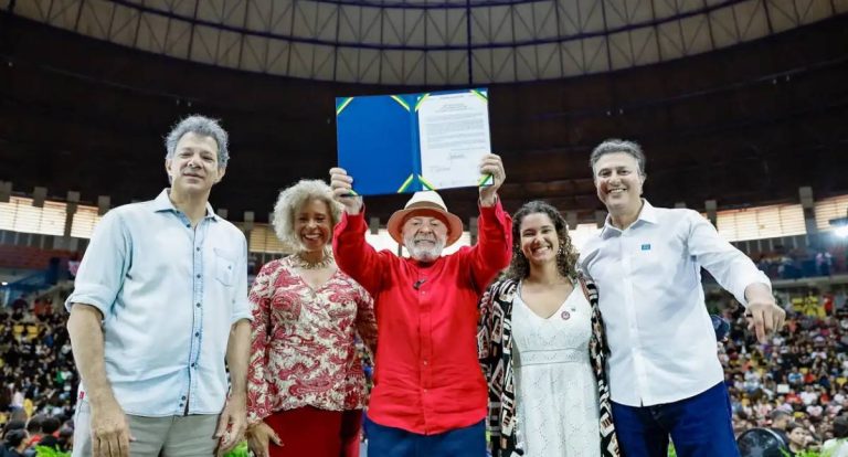 Governo investe R$ 108 milhões em cursinhos populares para 2026