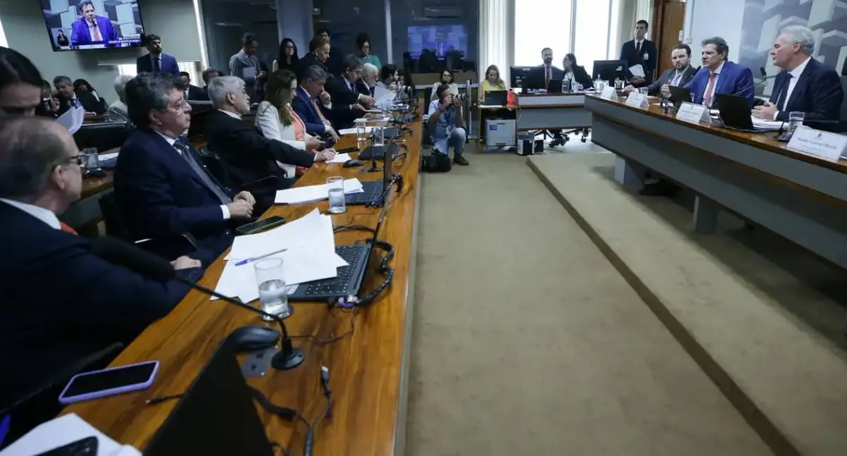 Haddad critica reação a corte de benefício fiscal e defende fim de privilégios tributários