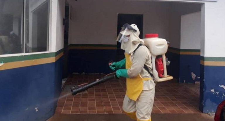 Homem desacata sargento ao ser repreendido por deixar mochila em base da PM