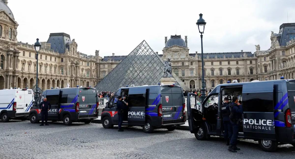 Joias roubadas do Louvre não foram recuperadas, diz promotora