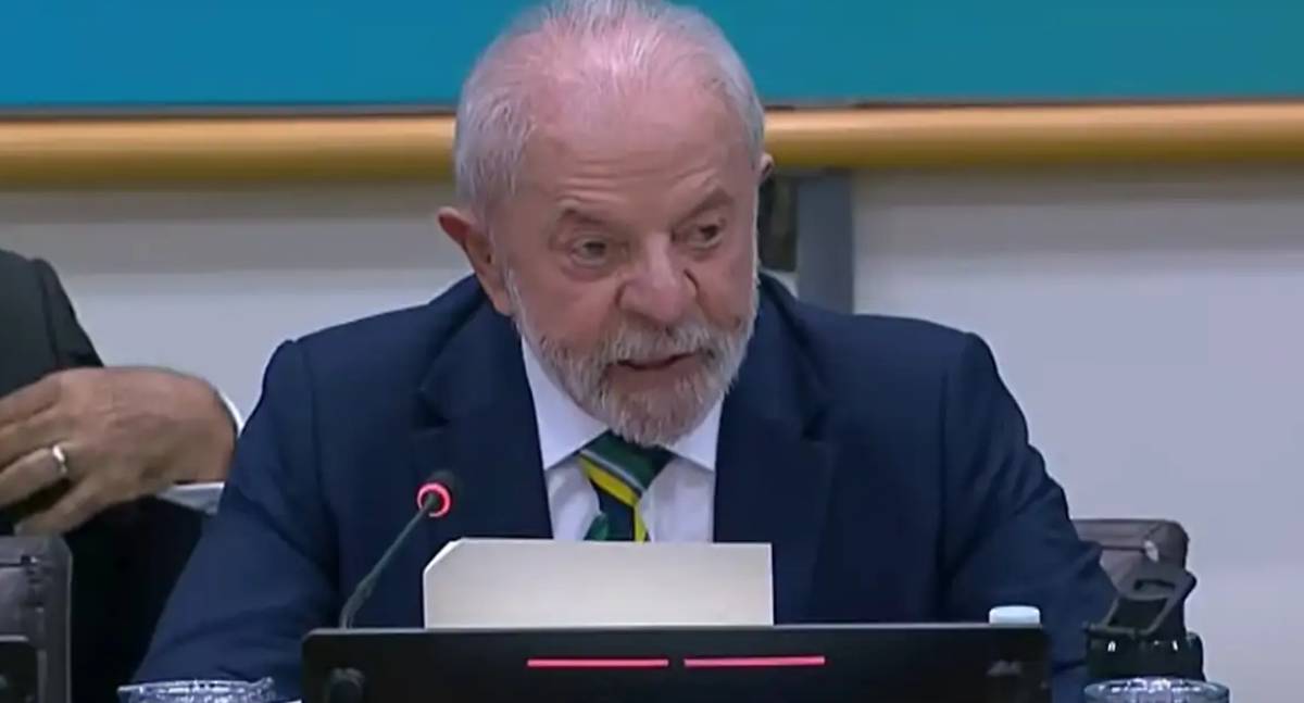 Lula diz que gestor que abandona obra pública deveria ser preso