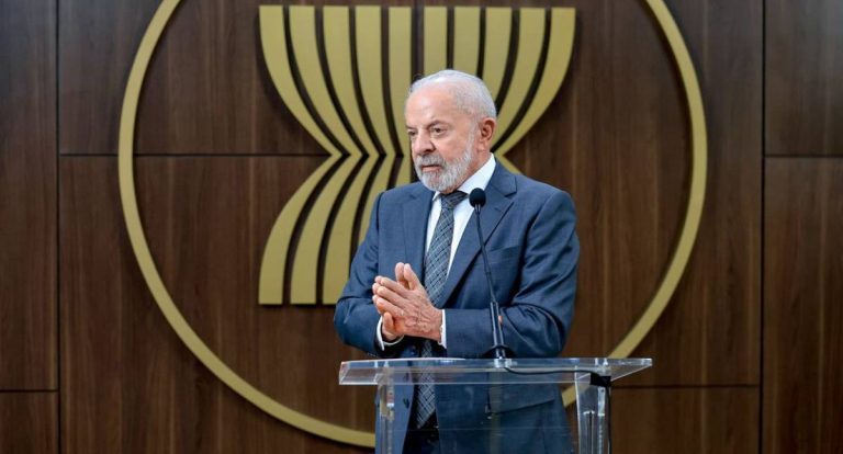 Lula planeja debater punição a ministros do STF com Trump
