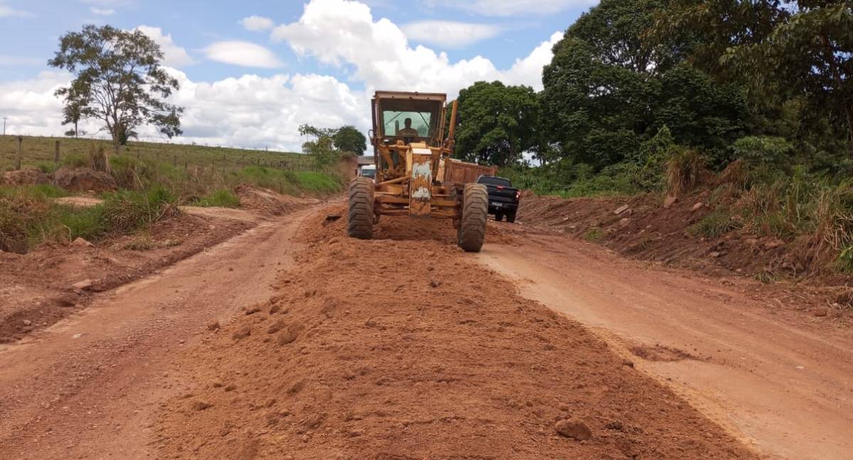 Manutenção da RO-490 melhora acesso ao Porto Rolim e impulsiona o desenvolvimento da Zona da Mata