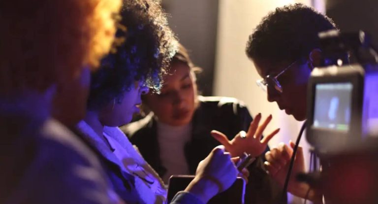 Meninas Negras na Ciência abre vagas para jovens em comunidades