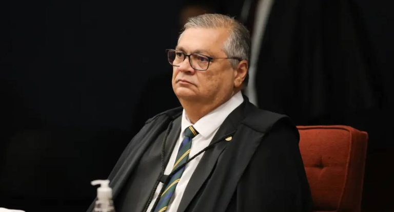 Moraes autoriza investigação de ameaças contra Flávio Dino