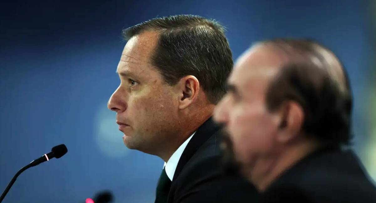 Moraes determina que Mauro Cid cumpra pena em regime aberto e retire tornozeleira