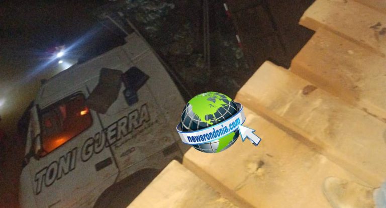Motorista morre após caminhão cair de ponte em União Bandeirantes