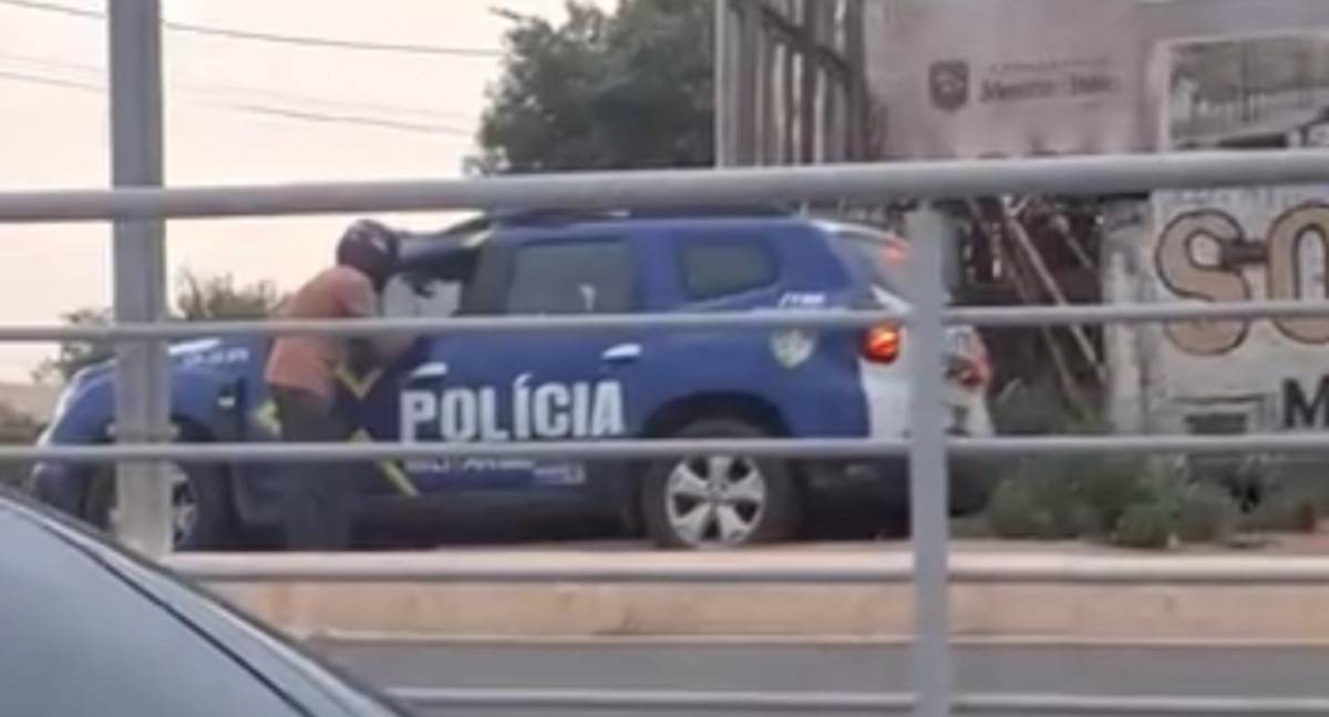 Mulher conhecida por agressões ataca homem a pedradas em RO