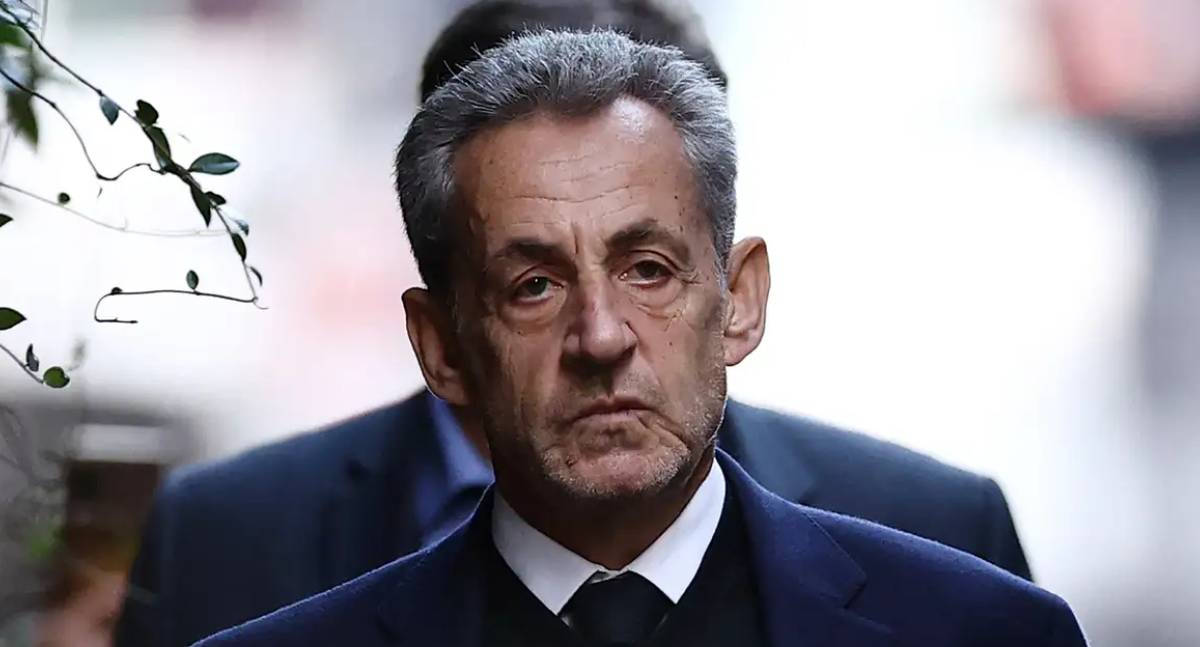 Nicolas Sarkozy inicia cumprimento de pena de prisão na França