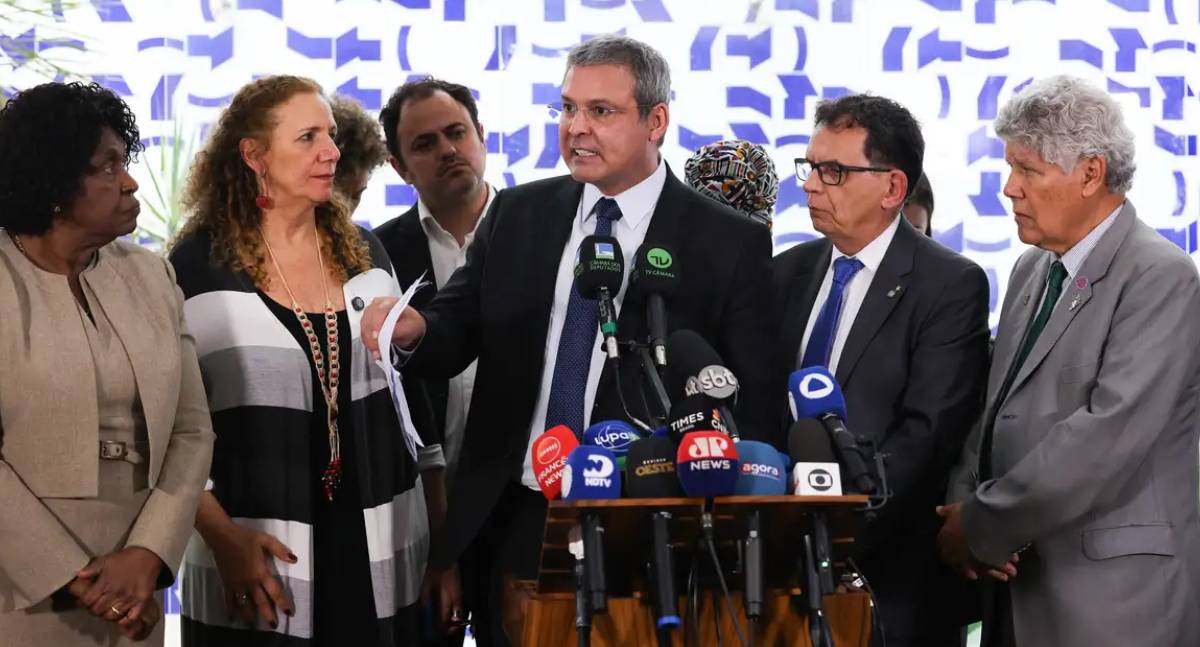 Operação no Rio gera debate acalorado entre deputados federais