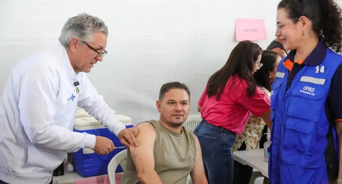 Padilha defende imunização e alerta contra mentiras no Dia D de Vacinação