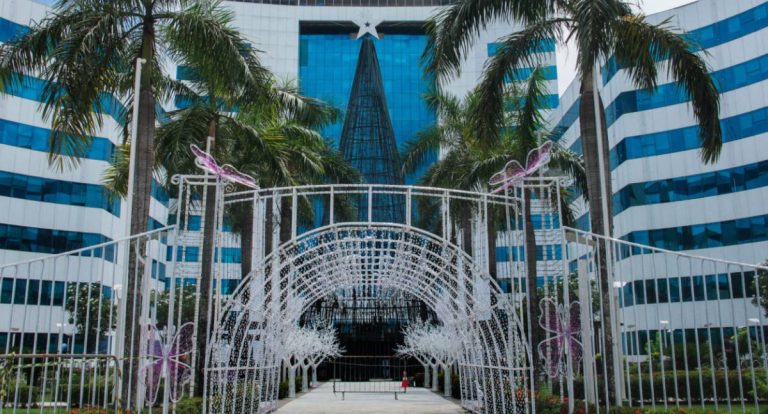 Palácio Rio Madeira se transforma em “Jardim Encantado” com acendimento das luzes do Natal de Luz nesta segunda-feira (3)