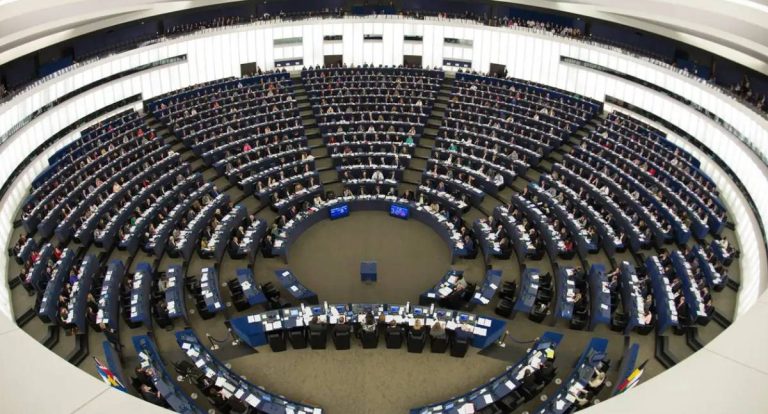 Parlamento Europeu facilita suspensão de visto por risco de segurança