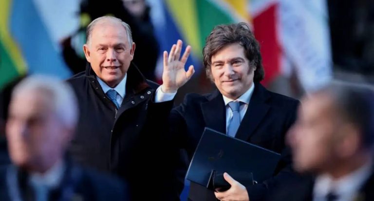 Partido de Javier Milei vence eleição legislativa na Argentina