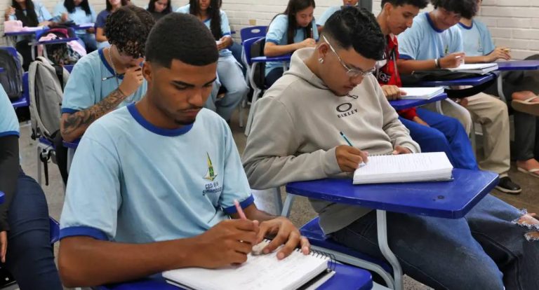 Pé-de-Meia: nascidos em setembro e outubro recebem 8ª parcela