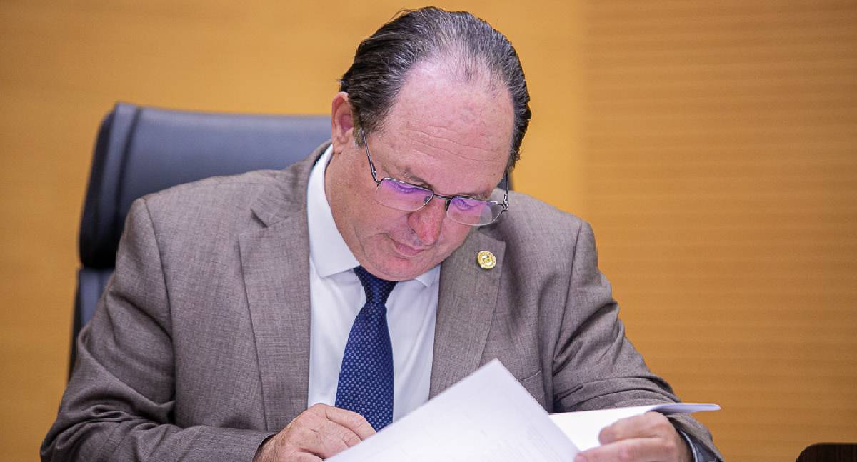 Pedro Fernandes solicita rebaixamento do Morro do Samambaia na RO-420 em Buritis