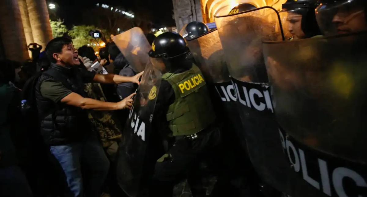 Peru declara estado de emergência após protestos contra criminalidade