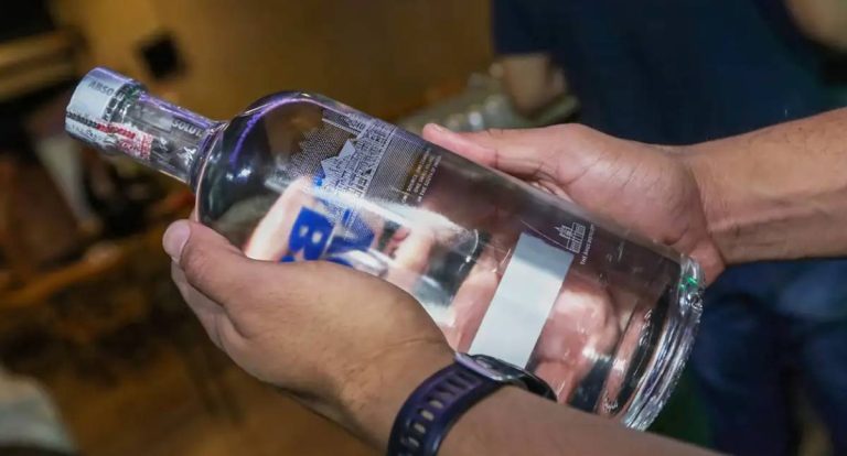Polícia Militar fecha laboratório clandestino de falsificação de bebidas no DF