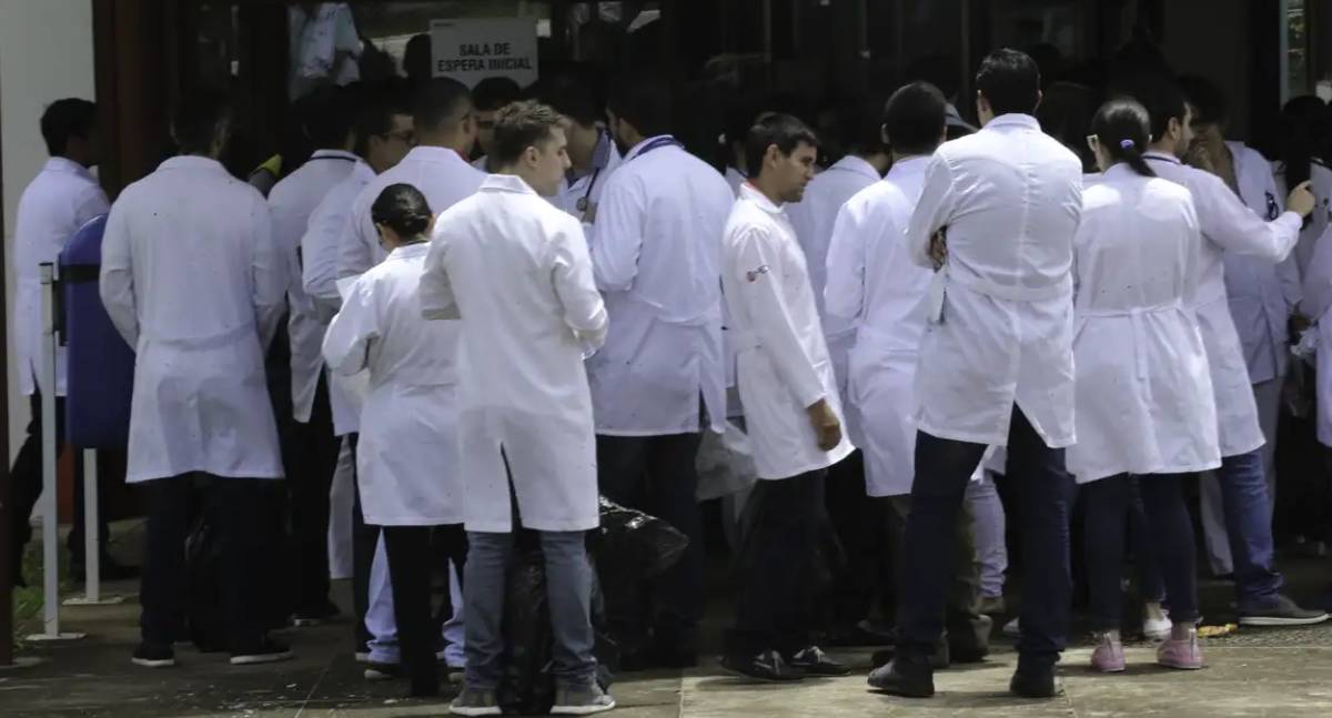 Prazo para diploma médico do Revalida 2025/2 começa hoje