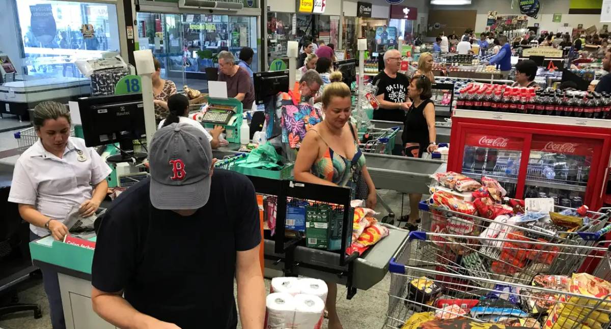 Preços dos alimentos caem pelo quarto mês consecutivo no Brasil