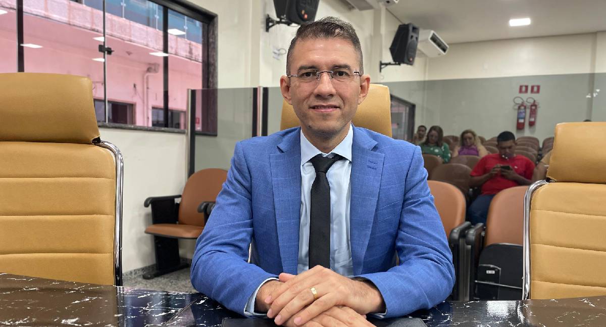 Prefeito Léo Moraes anuncia estudo para criação de estacionamento ao lado do CPA