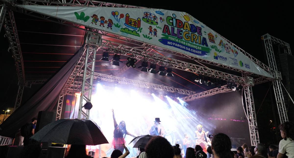 Prefeitura de Porto Velho distribui mais de 7 mil cadernos de colorir durante festa do Dia das Crianças
