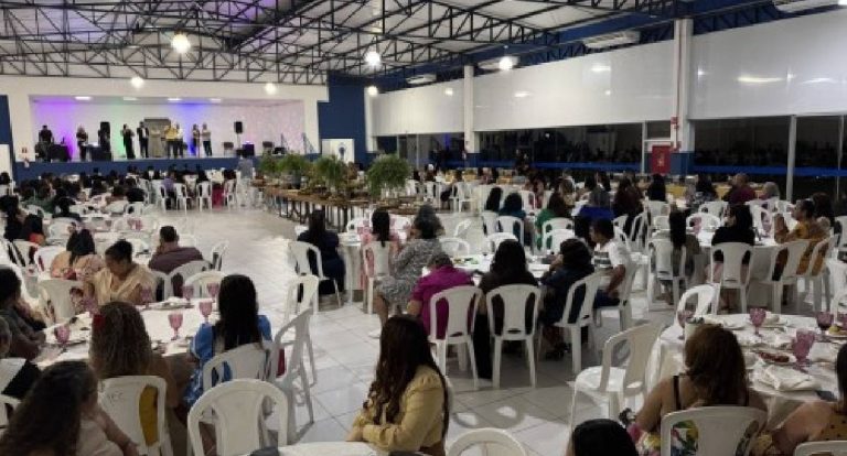 Prefeitura de Porto Velho homenageia merendeiras com histórias de superação e valorização profissional