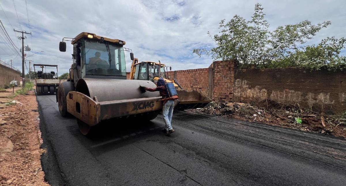 Prefeitura inicia pavimentação das ruas Dr. Adelino e Xangri Lá em Porto Velho