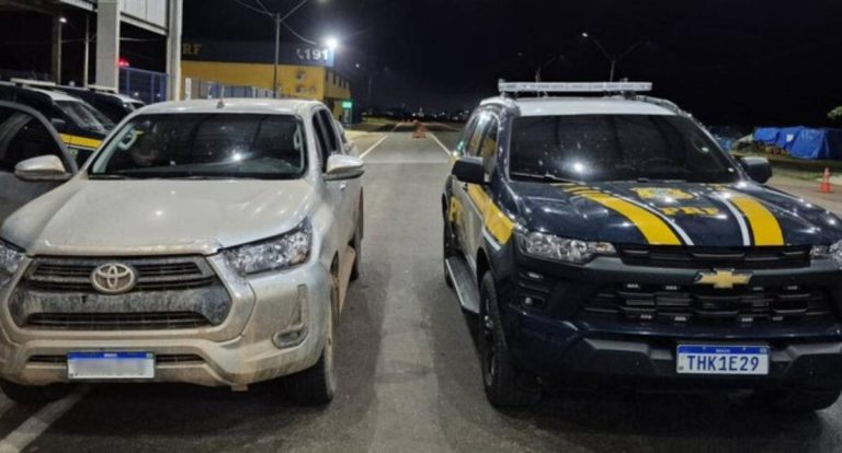 PRF recupera caminhonete roubada e adulterada em Ariquemes