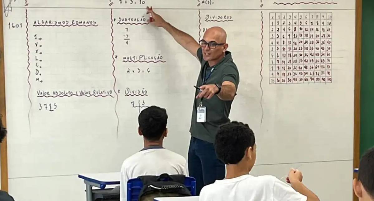 Professor usa criatividade para engajar alunos e superar desafio de atenção