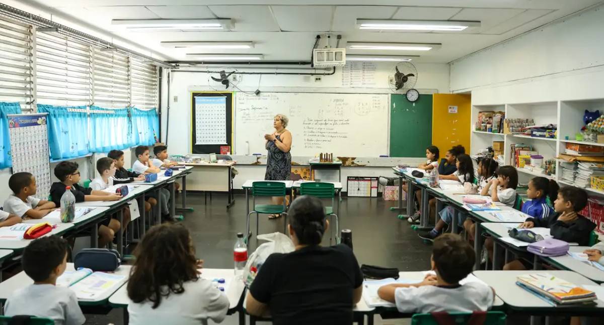 Professorado poderá solicitar a Carteira Nacional Docente a partir desta quinta-feira