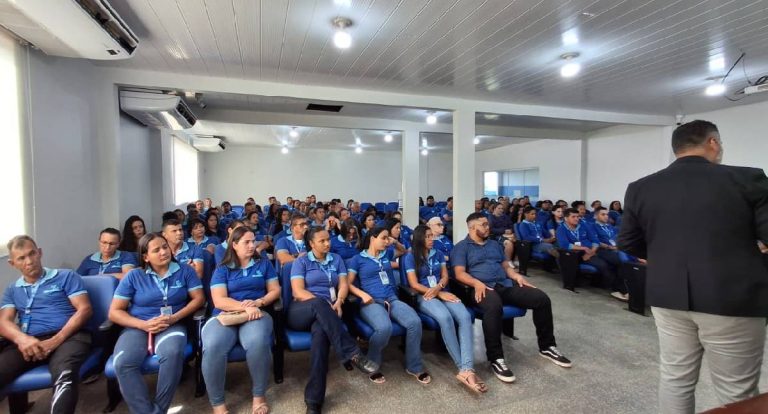 Profissionais do transporte escolar de Jaru passam por capacitação promovida pela Prefeitura