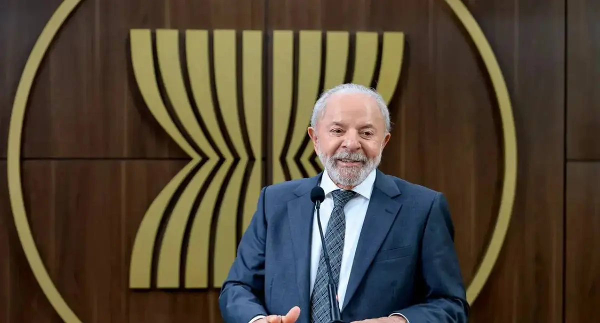 Recursos do petróleo bancarão transição energética, diz Lula
