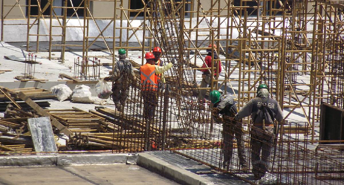 Renda do trabalhador bate recorde e desemprego mantém menor taxa desde 2012