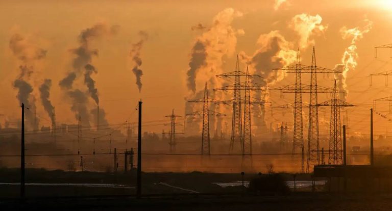 Ricos emitem 400 vezes mais CO₂ que a metade mais pobre do planeta