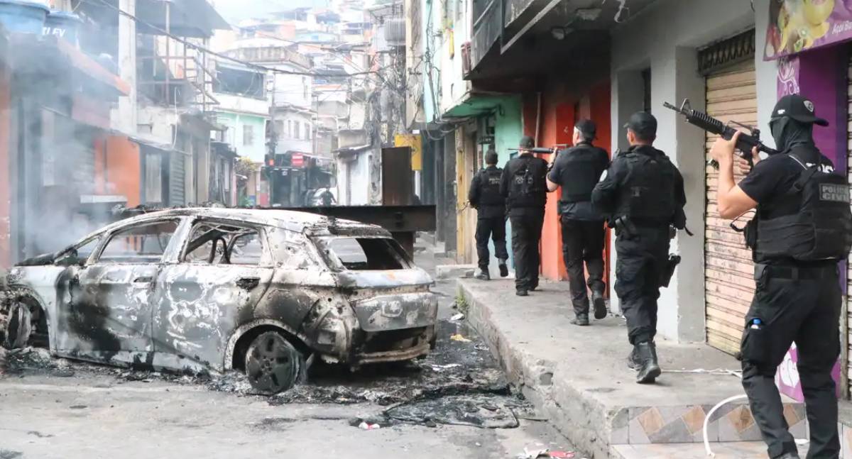 Rio de Janeiro entra em estágio de atenção com interdição de vias